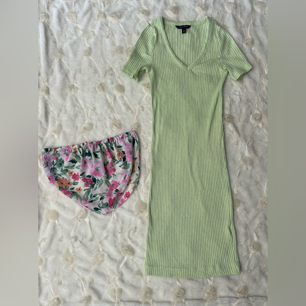 BANANA REPUBLIC Light Green Fitted Ribbed V-Neck Midi Dress and Floral Crop Top